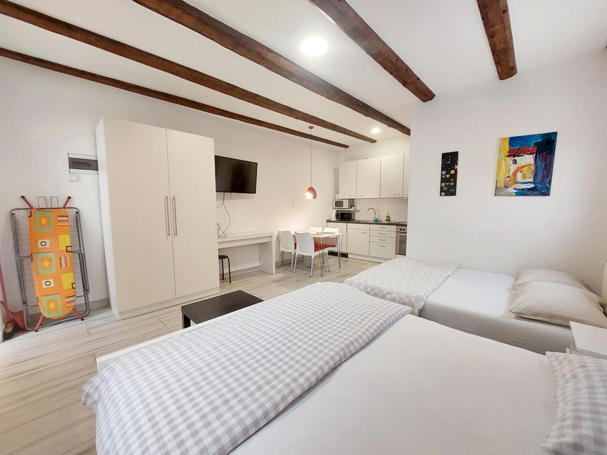 Home Away From Home - Apartment Ilica ซาเกร็บ ภายนอก รูปภาพ